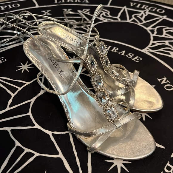 Vintage lace up silver grad wedding bridesmaid heels - Picture 2 of 5